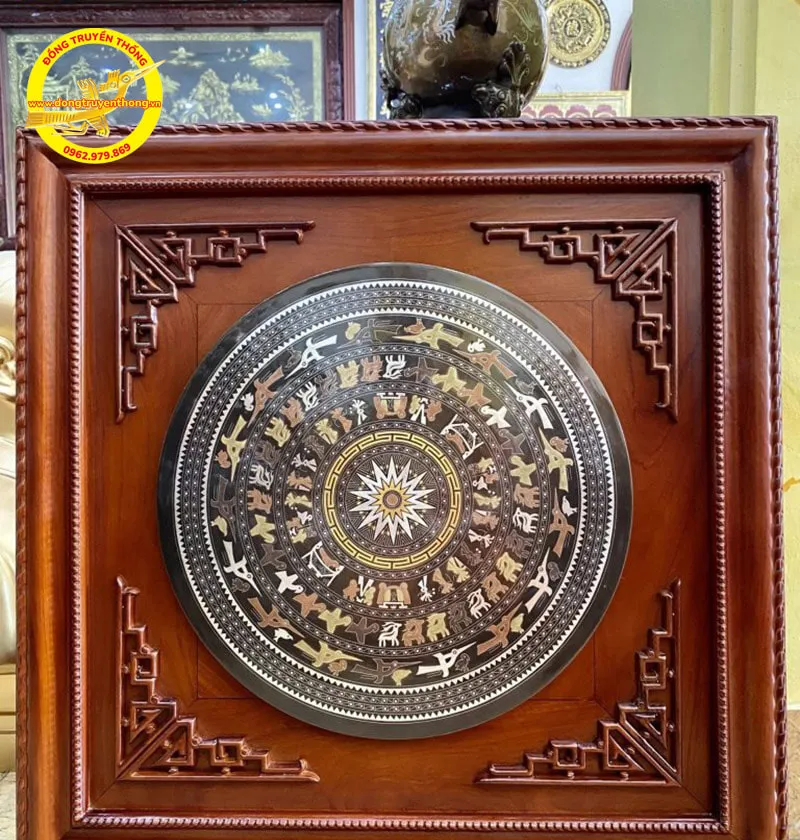 Mặt trống đồng khảm ngũ sắc