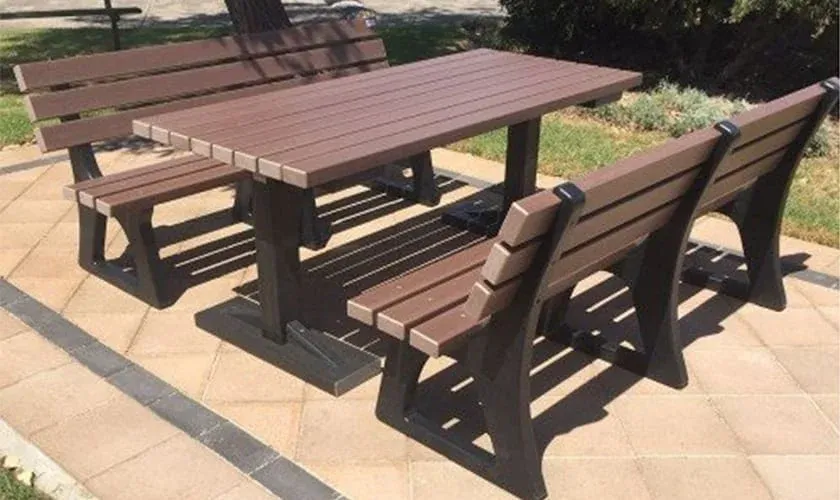 Mẫu bàn ghế gỗ nhựa ngoài trời