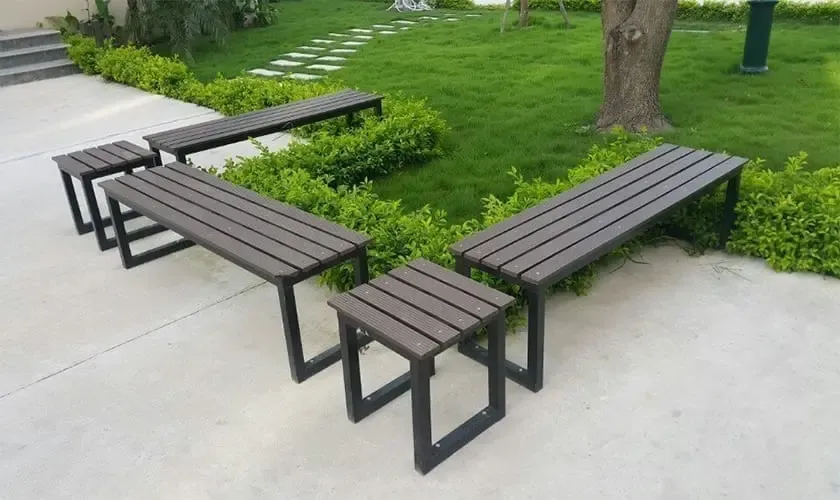 Mẫu bàn ghế gỗ nhựa ngoài trời