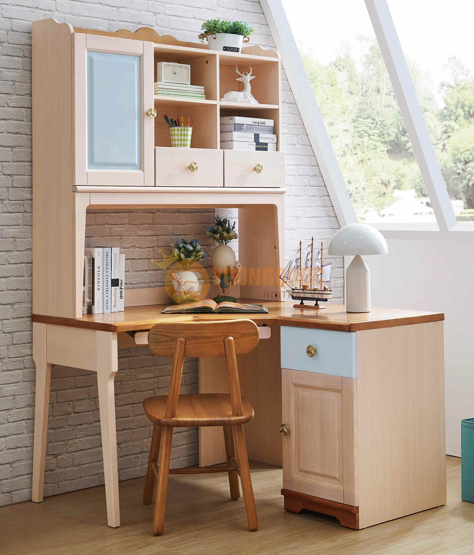 Mẫu bàn học sinh có giá sách bằng gỗ nhập khẩu cao cấp với chất liệu gỗ anh đào