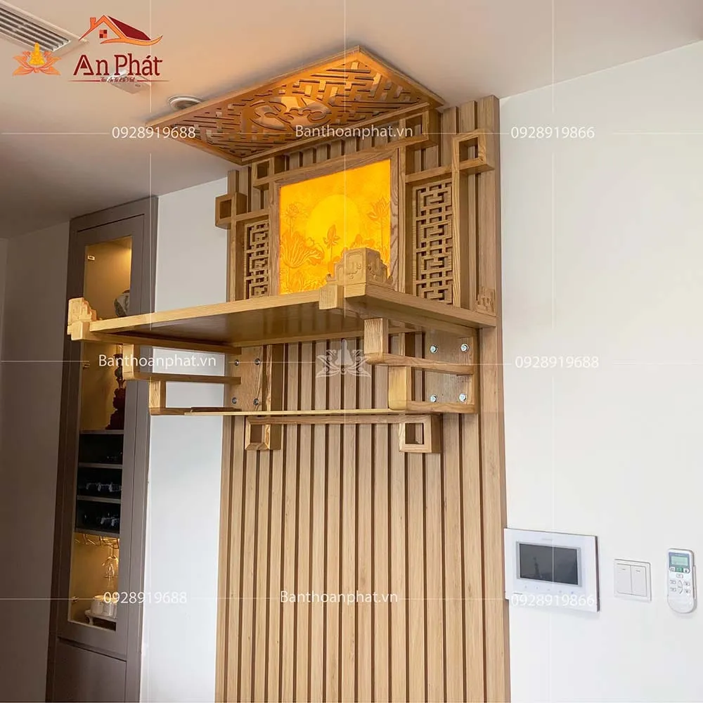 Mẫu bàn thờ treo tường đẹp kết hợp tranh trúc chỉ BTT1025