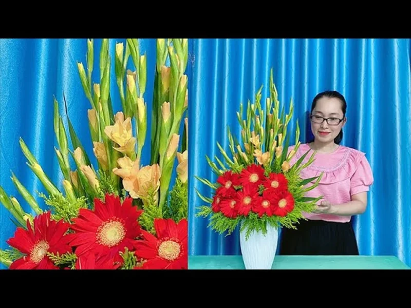 mẫu cắm hoa bàn thờ gia tiên đơn giản với hoa cúng