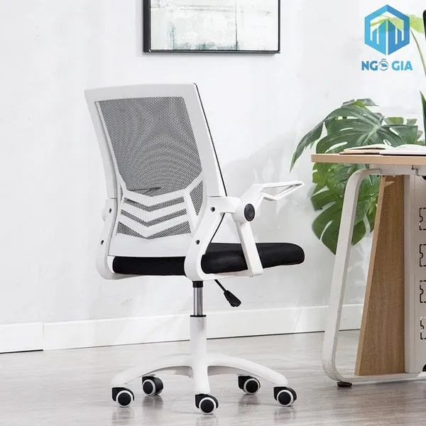 Mẫu ghế văn phòng màu trắng nhỏ gọn, tối ưu diện tích