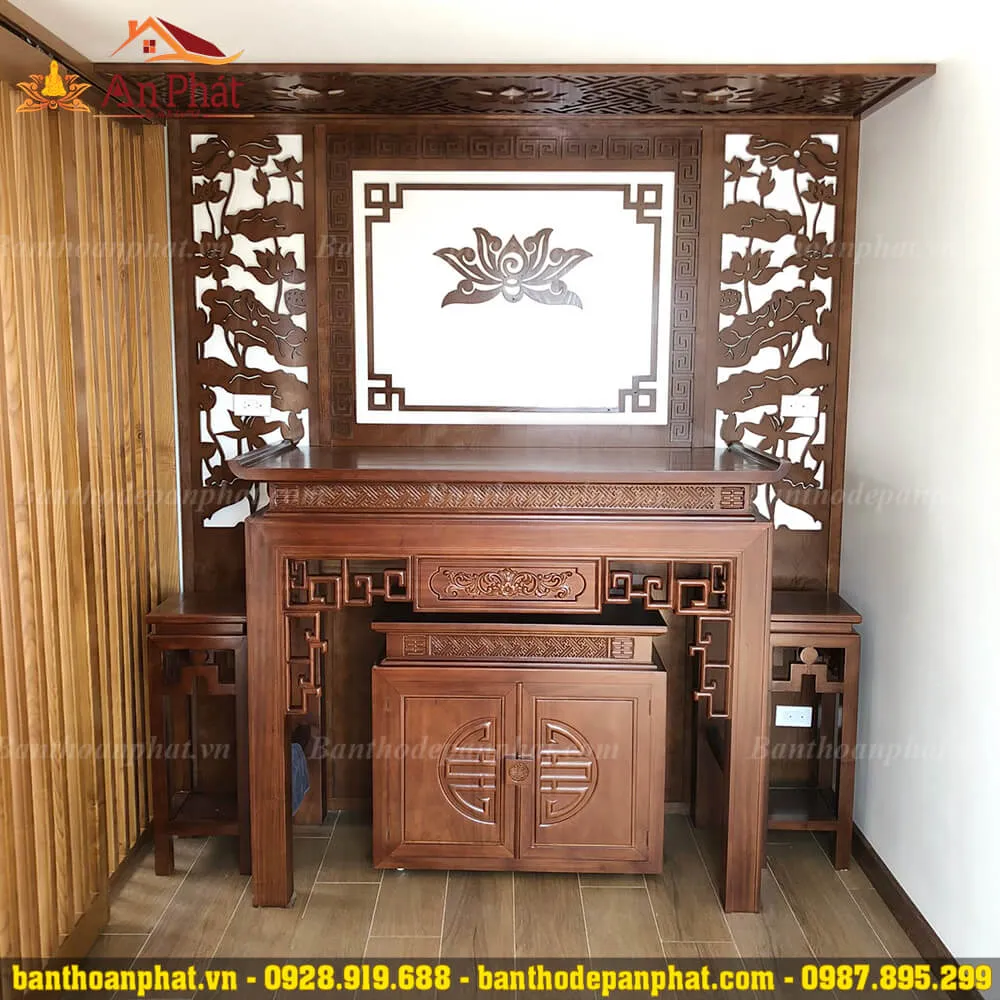 Mẫu phòng thờ đẹp cho nhà ống KGT349, thiết kế hiện đại tận dụng chiều sâu