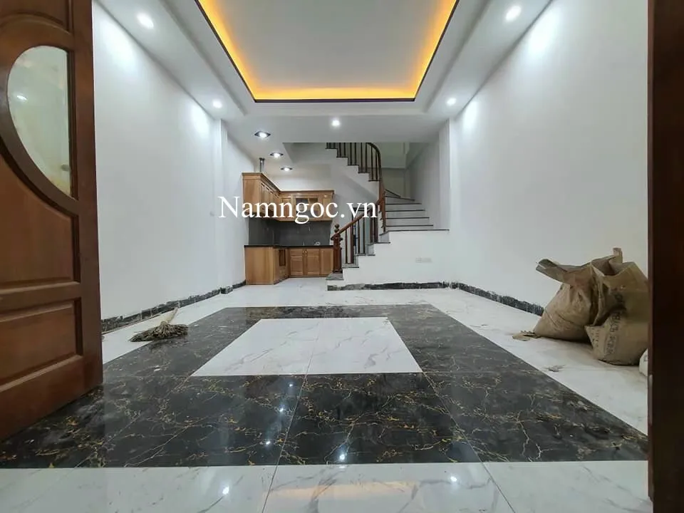 Trần thạch cao phòng khách nhà ống