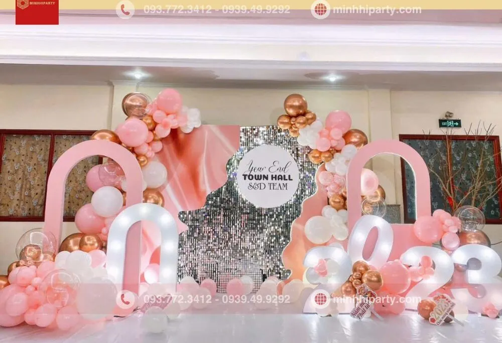 Backdrop trang trí 8/3 với tấm sequin lấp lánh