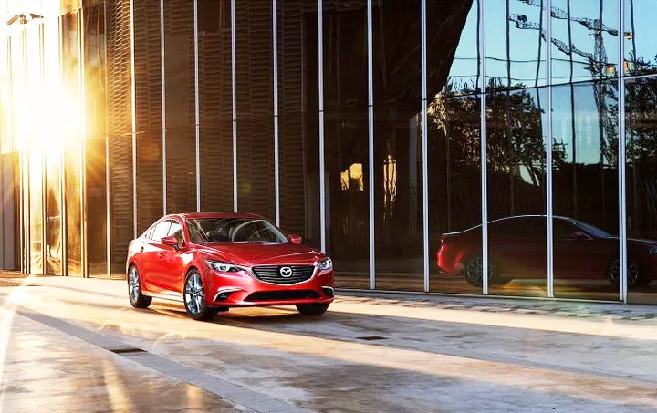 Nội thất Mazda 6 2016 với bảng táp-lô hướng người lái