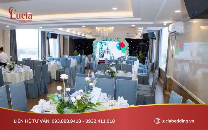 Khăn trải bàn tròn chủ yếu dùng trong tiệc cưới hoặc các sự kiện