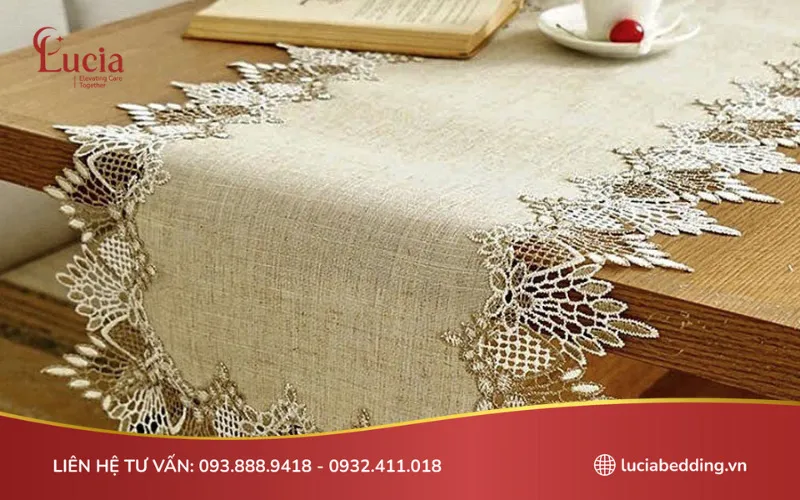 Mẫu khăn trải bàn runner vải ren độc đáo cho các bàn ăn hình chữ nhật