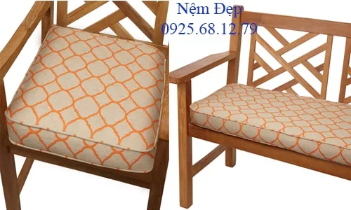 Nệm lót ghế gỗ cafe phong cách Scandinavian