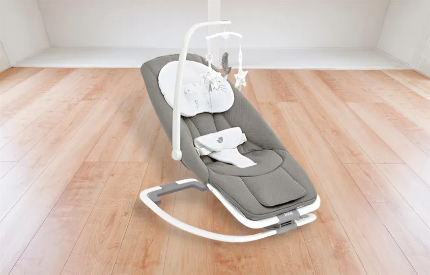 Ghế rung Joie Dreamer Starry Night - Thiết kế an toàn và tiện lợi cho bé