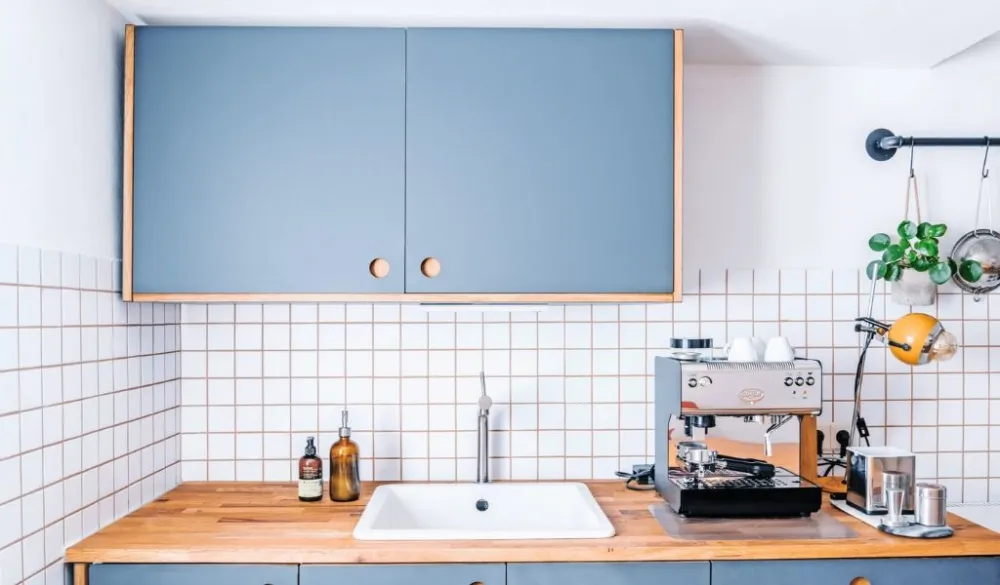 Bếp tủ treo tường kính