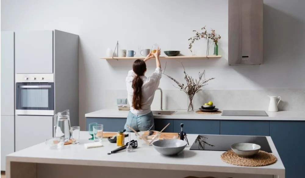 Kệ treo tường tối ưu không gian bếp