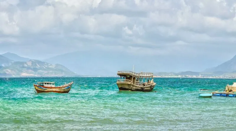 Dịch vụ Giặt Ghế Văn Phòng Chuyên Sâu, Công Nghệ Hút Bụi và Diệt Khuẩn Hiện Đại