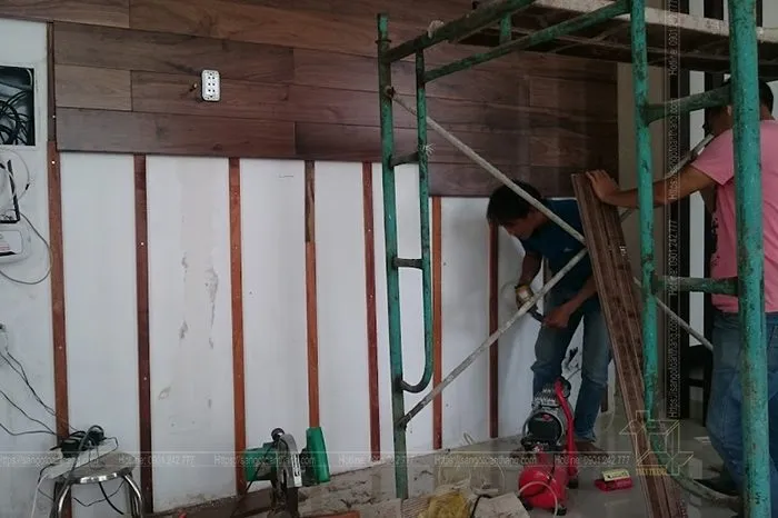 Hệ thống xương gỗ tạo độ bền cho tường ốp