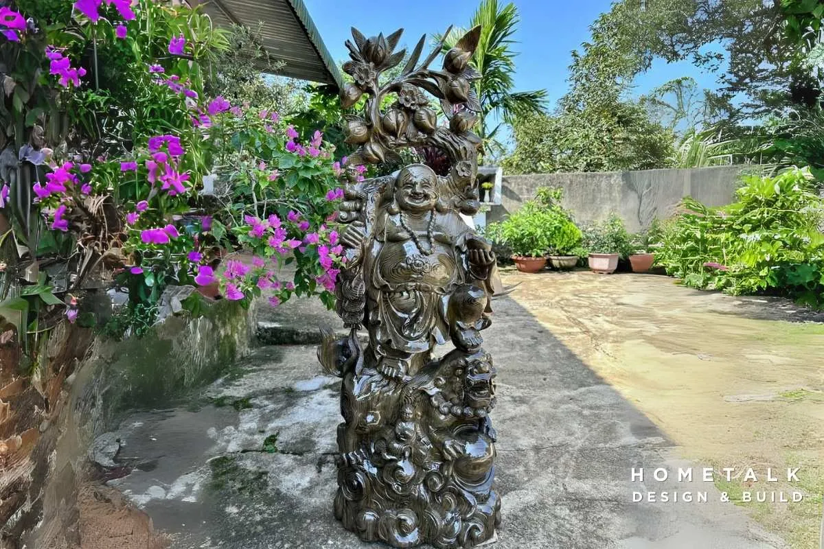 Phật Di Lặc được chạm khắc tinh xảo và ý nghĩa tâm linh sau sắc giúp thu hút năng lượng tích cực cho gia chủ