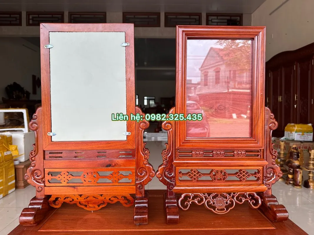Phía sau của khung ảnh