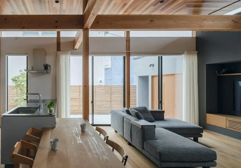 Trần gỗ tạo cảm giác ấm áp, thoải mái