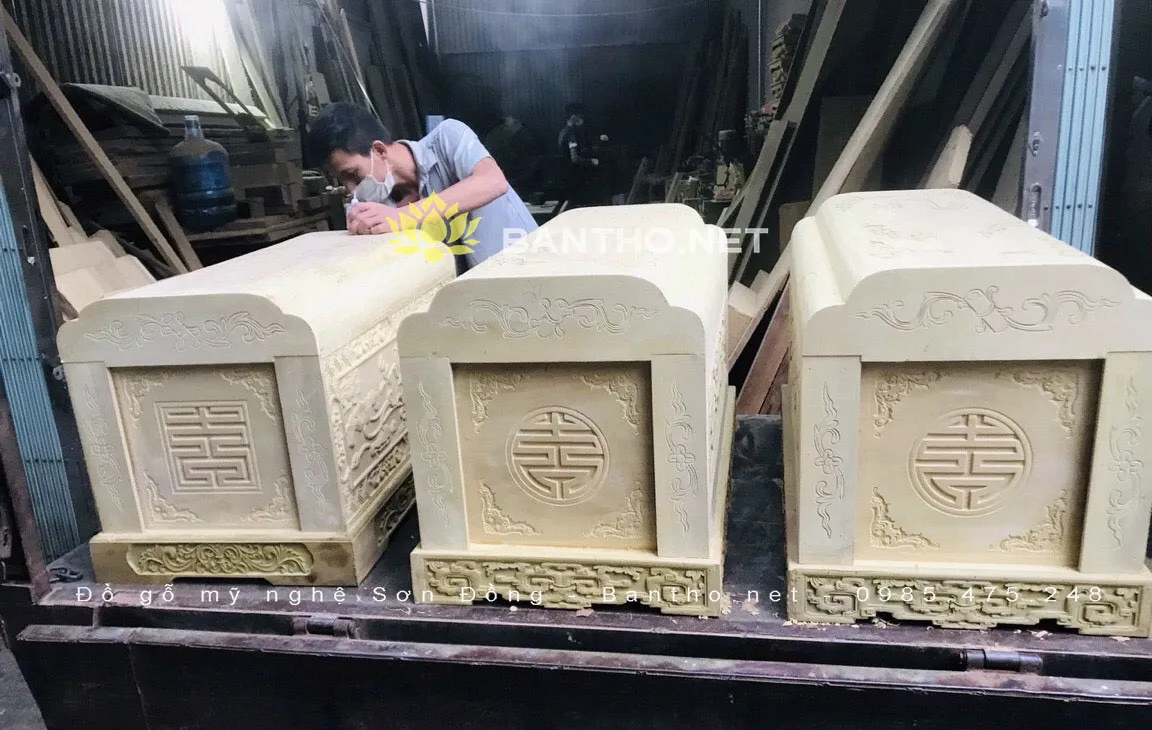 Quách gỗ Vàng tâm