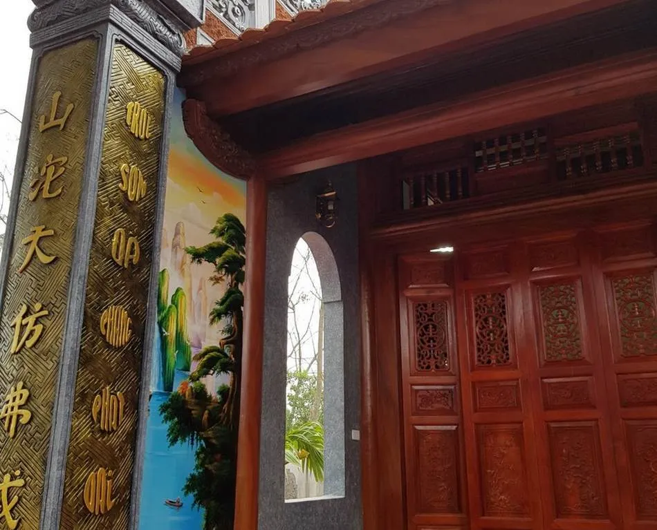 Thi công mẫu sơn giả gỗ đẹp tông màu gỗ Gụ cao cấp