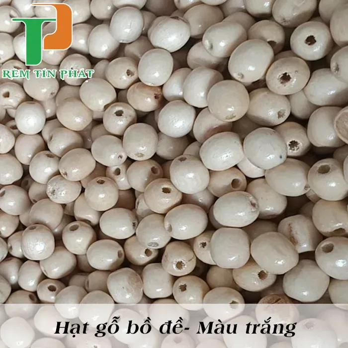 Mẫu rèm hạt gỗ Bồ Đề màu trắng kem tinh tế, mang lại sự thanh tịnh cho phòng thờ