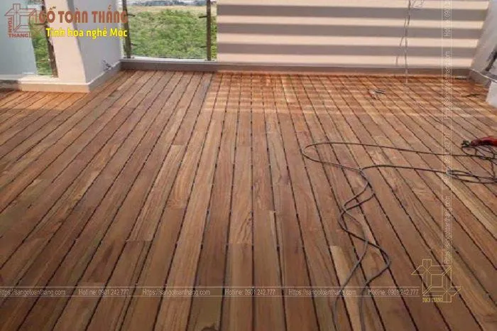 Sàn tự nhiên ngoài trời phải được chọn lựa kỹ càng để tuổi thọ được lâu dài