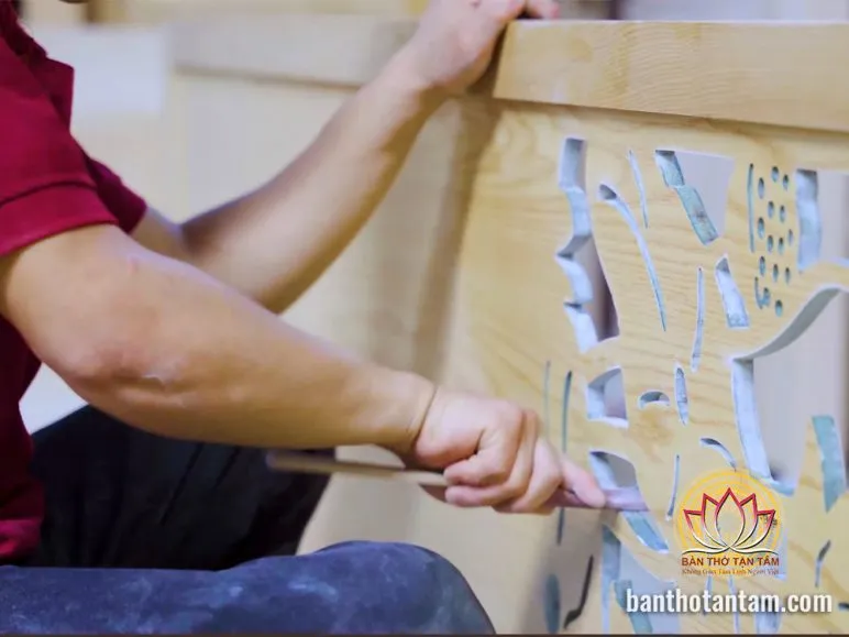 Nhược điểm của gỗ mít là đường của vân gỗ không đều và không nhiều