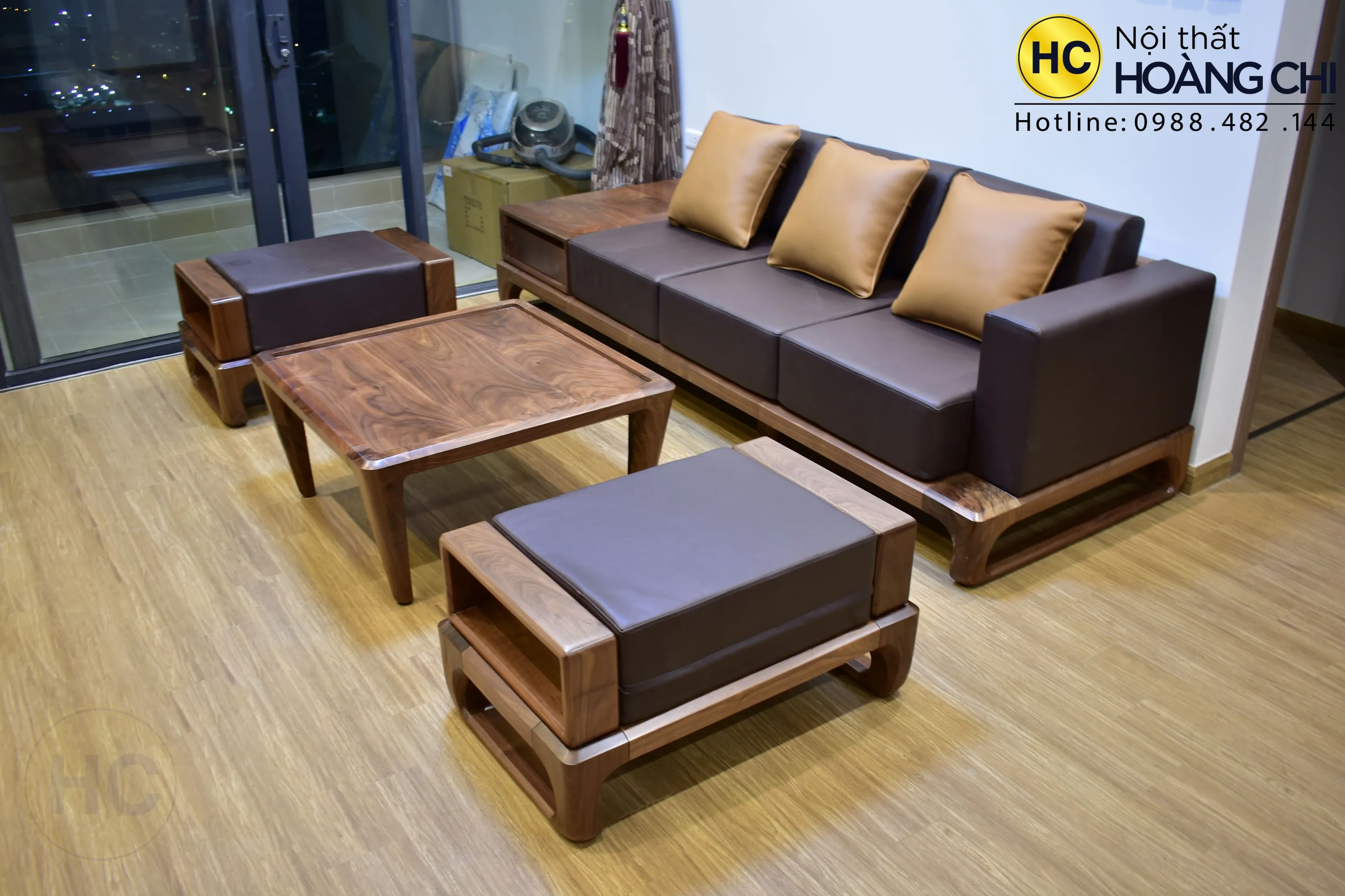 Bộ sofa gỗ óc chó chữ L nhỏ gọn cho phòng khách chung cư