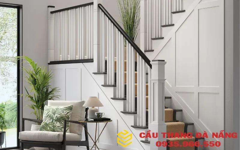 Mẫu tay vịn vuông mang lại cảm giác chắc chắn cho người sử dụng