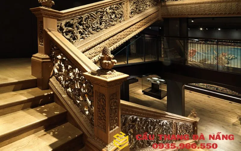 Mẫu tay vịn hoàng gia phù hợp với phong cách cổ điển