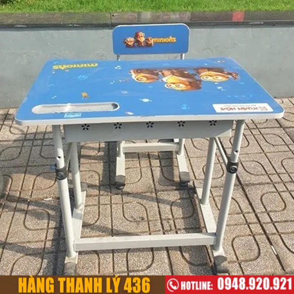 Bộ bàn ghế học sinh chống gù chống cận cũ, đảm bảo tư thế ngồi