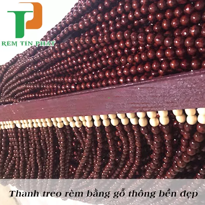 Thanh treo rèm hạt gỗ làm từ gỗ thông chất lượng cao, đảm bảo độ chắc chắn