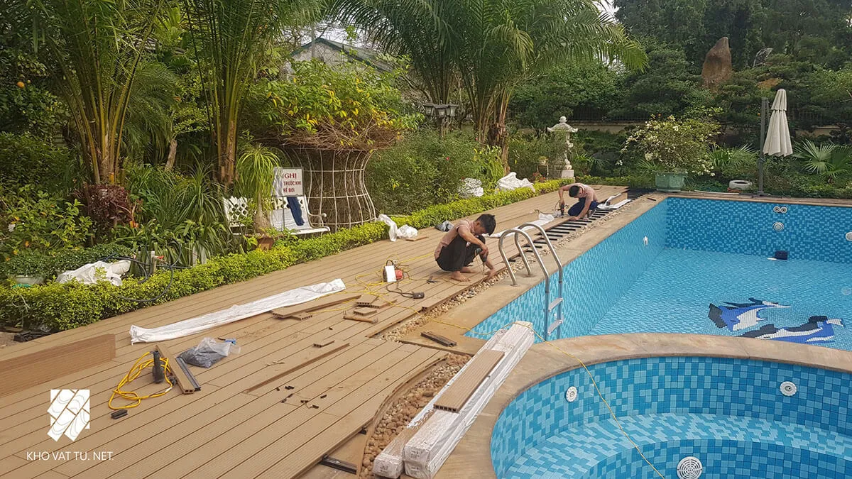 Tiến hành thi công sàn gỗ nhựa ngoài trời