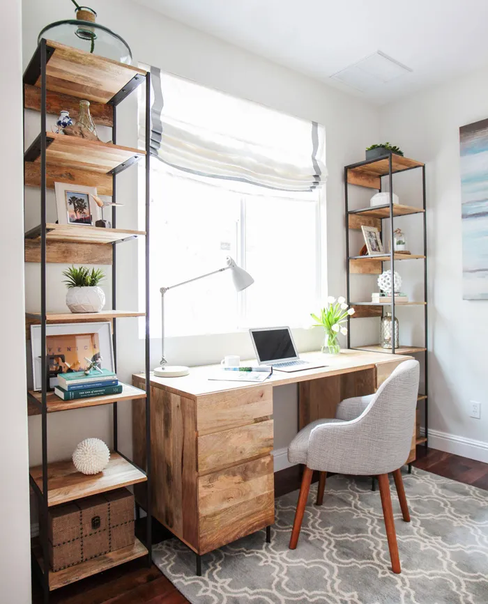 Thiết kế bàn làm việc gỗ đẹp mộc mạc làm từ thân cây tự nhiên