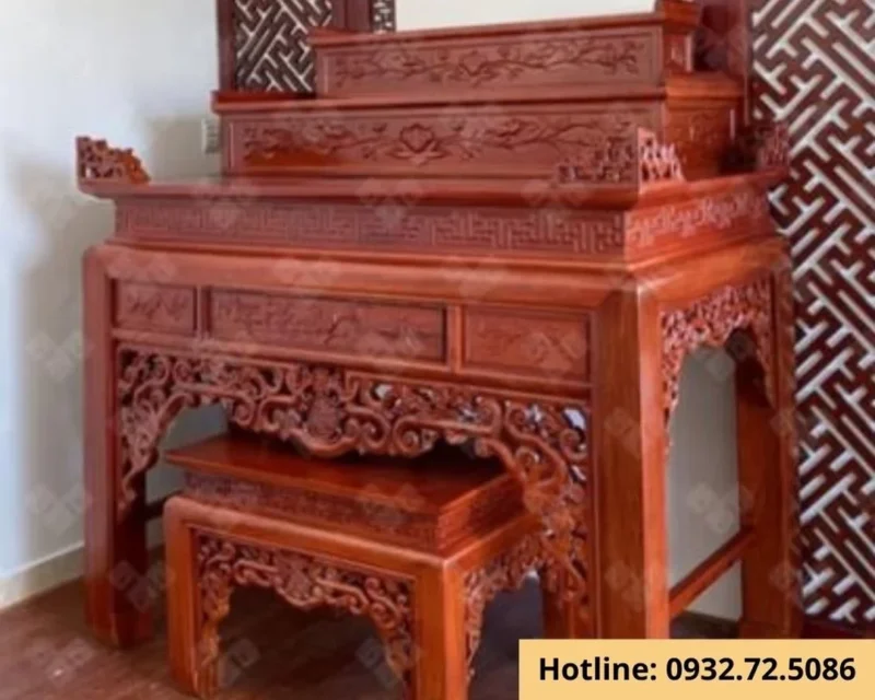 Thiết kế bàn thờ tam cấp đẹp giúp tăng diện tích bày biện đồ cúng