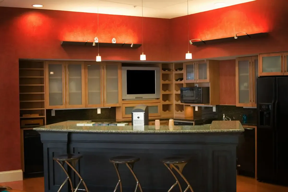 Thiết kế nội thất phòng bếp kết hợp quầy bar