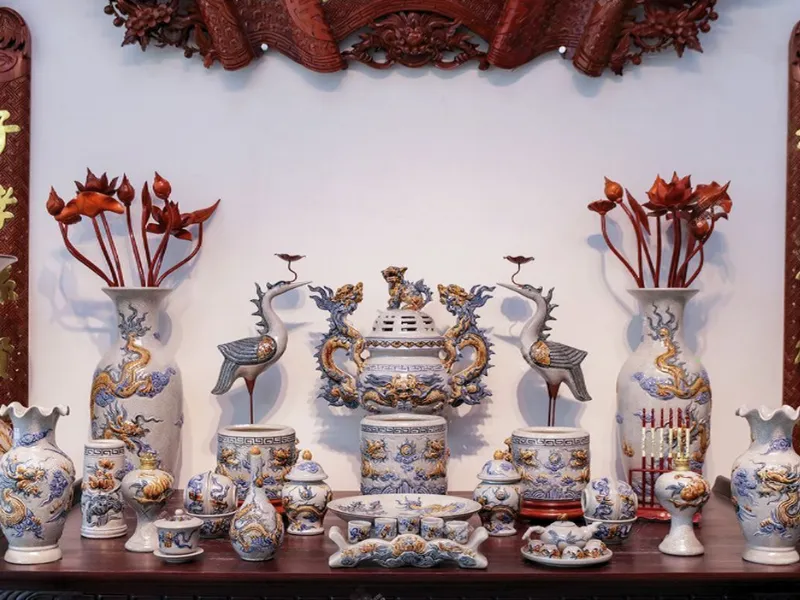 Vị trí đặt 3 bát hương trên bàn thờ Gia tiên