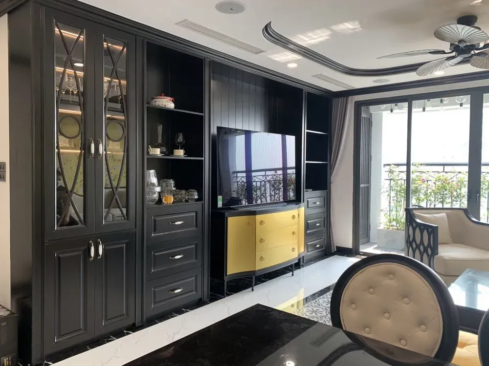 Kệ tivi kết hợp tủ rượu kịch trần màu đen sang trọng, phù hợp phong cách hiện đại