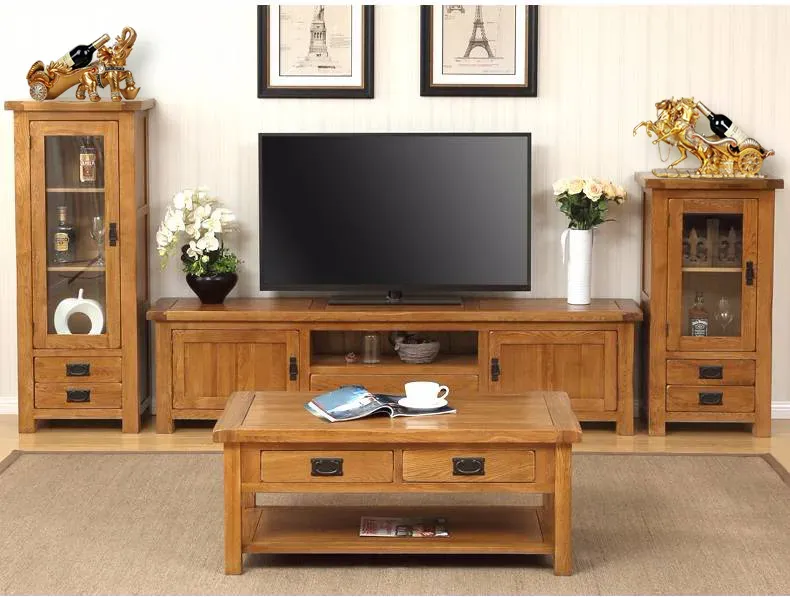 Kệ tivi kết hợp tủ rượu cổ điển đơn giản nhưng thanh lịch