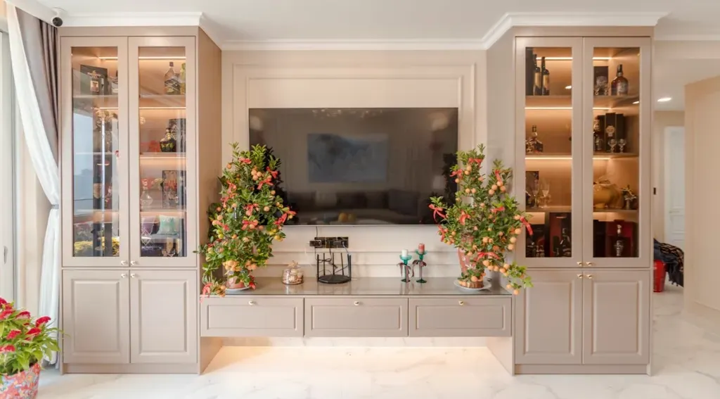 Kệ tivi kết hợp tủ rượu màu be nhẹ nhàng, tinh tế cho phòng khách