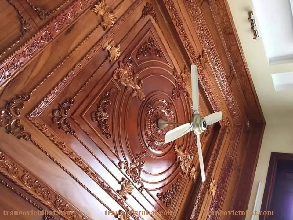 Trần gỗ tân cổ điển