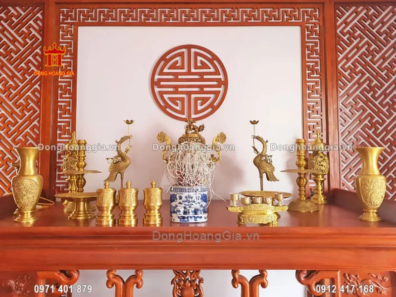 Trang trí bàn thờ gia tiên cho ngày cưới hỏi truyền thống