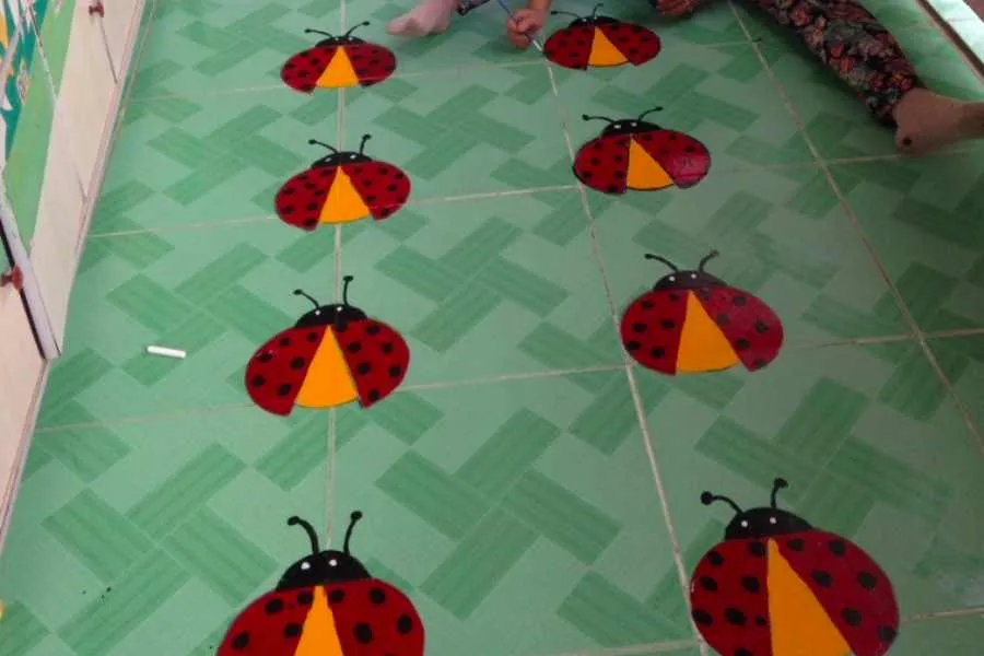 Trang trí hành lang bằng những con vật