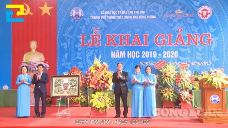 Trang Tri San Khau Khai Giang 6