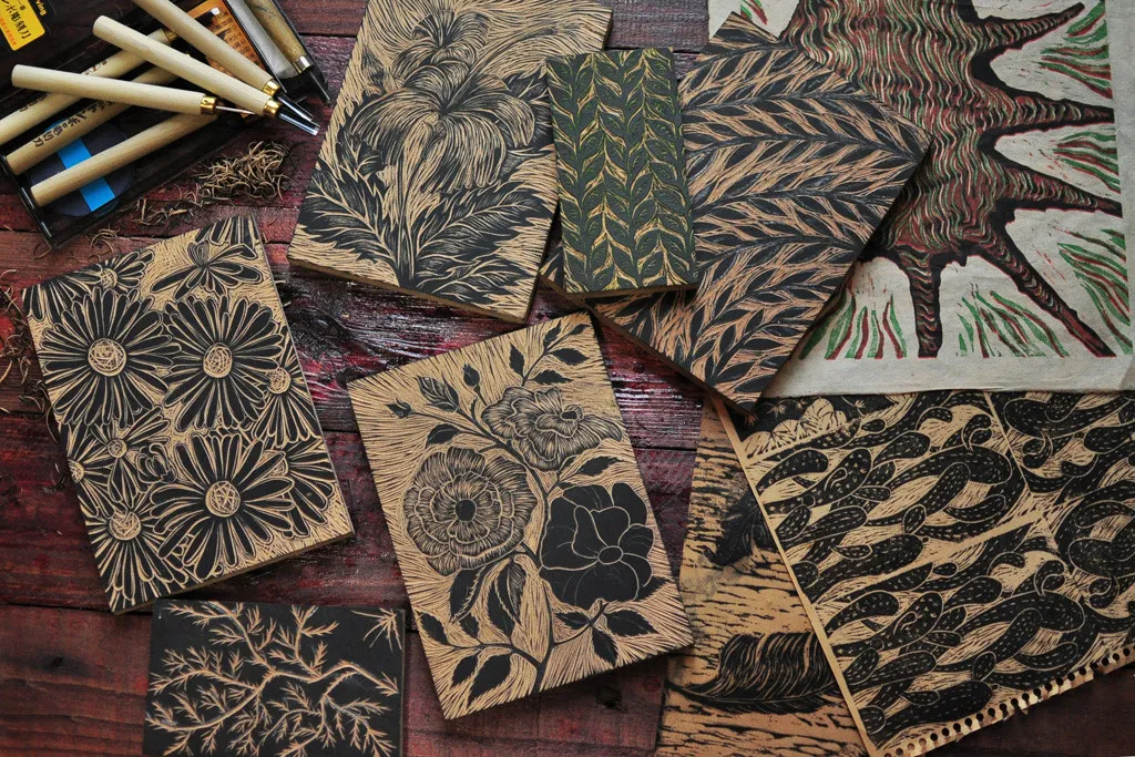 Tranh khắc gỗ truyền thống mô tả các hoạt động sinh hoạt của người dân Việt xưa