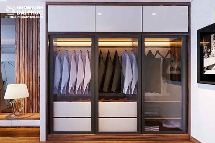 Tủ quần áo cánh kính lùa trong phòng ngủ hiện đại