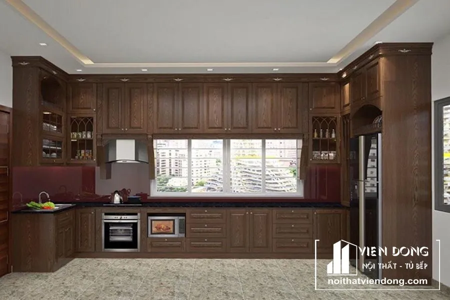 Tủ bếp gỗ sồi sơn giả màu óc chó