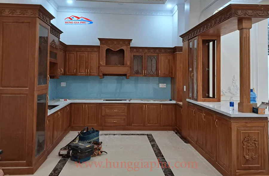 Tủ bếp gỗ căm xe