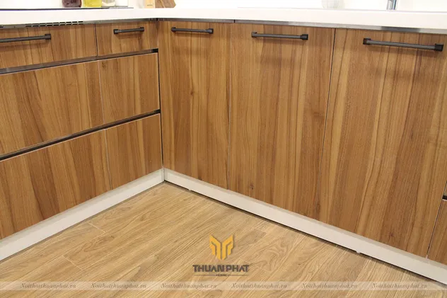 Tủ bếp Acrylic óc chó có bàn đảo kết hợp quầy bar