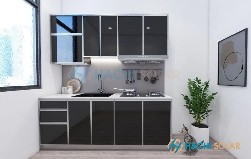 Tủ bếp nhôm kính màu đen kết hợp thiết bị inox, phong cách hiện đại sang trọng